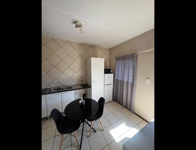 1 BEDROOM PROPERTY TO RENT IN WELTEVREDEN PARK